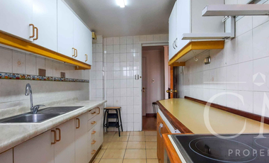 Departamento en edificio Lord Cochrane