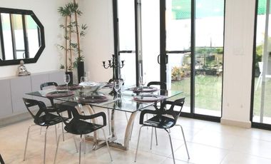 CASA EN VENTA EN CANCÚN, AV. HUAYACÁN, EXCELENTE OPORTUNIDAD!!!