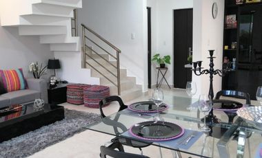 CASA EN VENTA EN CANCÚN, AV. HUAYACÁN, EXCELENTE OPORTUNIDAD!!!