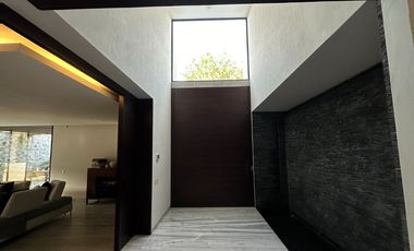 Moderna,sofisticada y Majestuosa casa en calle cerrada en Jardines del Pedregal