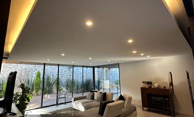 Moderna,sofisticada y Majestuosa casa en calle cerrada en Jardines del Pedregal