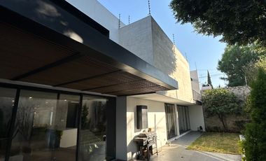Moderna,sofisticada y Majestuosa casa en calle cerrada en Jardines del Pedregal