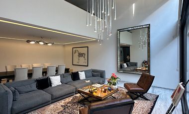 Moderna,sofisticada y Majestuosa casa en calle cerrada en Jardines del Pedregal