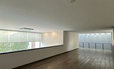 Moderna,sofisticada y Majestuosa casa en calle cerrada en Jardines del Pedregal