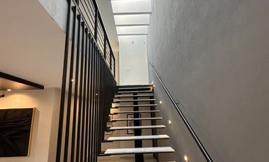 Moderna,sofisticada y Majestuosa casa en calle cerrada en Jardines del Pedregal