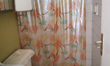 SURCO VENDO CASA 2 PISOS 223.00 M2 3 DORM JARDIN $ 398000
