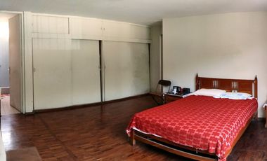 SURCO VENDO CASA 2 PISOS 223.00 M2 3 DORM JARDIN $ 398000