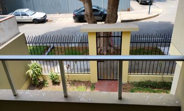 SURCO VENDO CASA 2 PISOS 223.00 M2 3 DORM JARDIN $ 398000