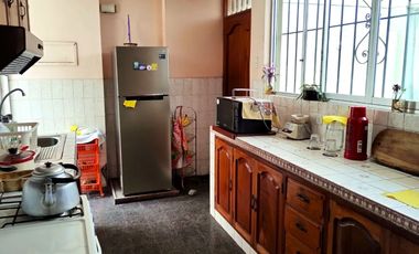 SURCO VENDO CASA 2 PISOS 223.00 M2 3 DORM JARDIN $ 398000