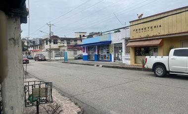 Venta Casa Bifamiliar en Urdesa Norte