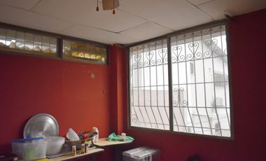 Venta Casa Bifamiliar en Urdesa Norte