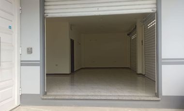 RENTA DE LOCAL COMERCIAL ESQUINERO POR ESTRENAR