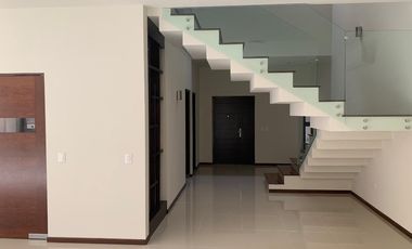 Renta Casa BIOMA Monterrey Carretera Nacional (a 650 m) Camino al Diente TODO Cerca PRIVADA Amenidades BUENISIMA