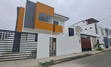 casa de venta en urbanizacion manta azul zona sur