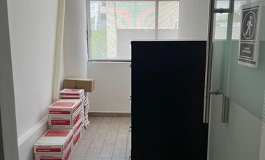 CENTRO A UNOS PASOS DE AVENIDA ZARAGOZA EXTRAORDINARIA OFICINA EN EL CENTRO DE QUERETARO 151M2 VARIOS ESPACIOS RECEPCION ESTACIONAMIENTOS