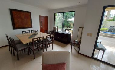 Samborondon, Venta de Linda Casa 4 Dorm. con Jacuzzi
