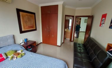 Samborondon, Venta de Linda Casa 4 Dorm. con Jacuzzi