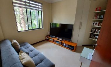 Samborondon, Venta de Linda Casa 4 Dorm. con Jacuzzi