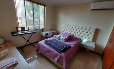 Samborondon, Venta de Linda Casa 4 Dorm. con Jacuzzi