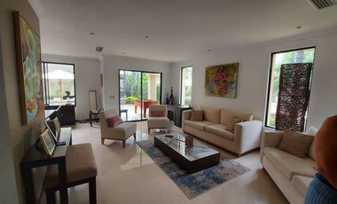 Samborondon, Venta de Linda Casa 4 Dorm. con Jacuzzi