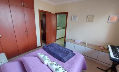 Samborondon, Venta de Linda Casa 4 Dorm. con Jacuzzi