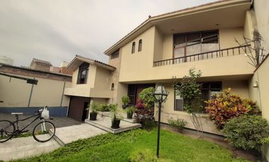 Hermosa y amplia Casa y/o amplio Terreno muy cerca al Pentagonito, rodeado de áreas verdes.