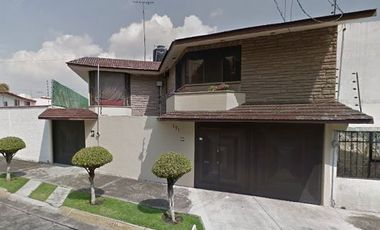 Aprovecha Casa en Venta en Valle Dorado, Tlalnepantla, en Remate Bancario