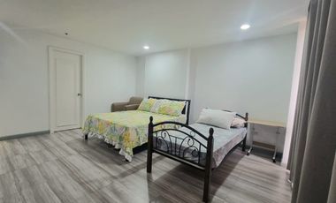 Spacious 3BR Fully Furnish Unit at Skyland Makati