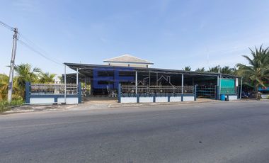 Construction materials shop for sale, size 606 sq m, Tha Yang, Phetchaburi