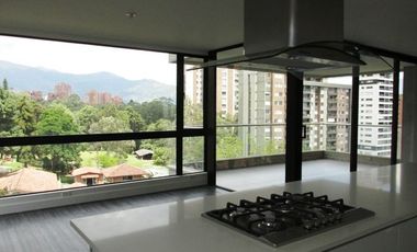 Arriendo apartamento sector Los Balsos Medellín.