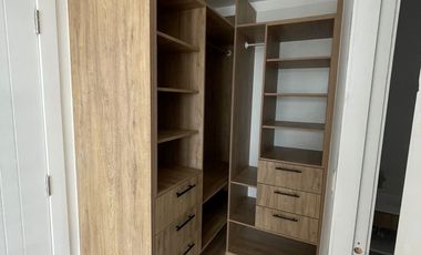 Venta en Manta: Casa Nueva de 3 Dormitorios con Acabados de Lujo en Sector Sur