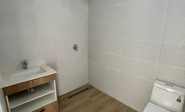 Venta en Manta: Casa Nueva de 3 Dormitorios con Acabados de Lujo en Sector Sur
