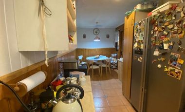 LOS FUNDADORES, AMPLIA CASA CON QUINCHO $175.000.000.