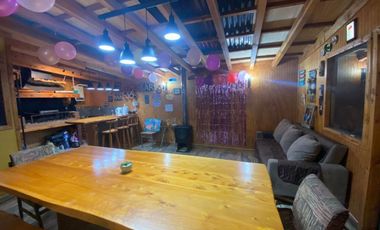 LOS FUNDADORES, AMPLIA CASA CON QUINCHO $175.000.000.