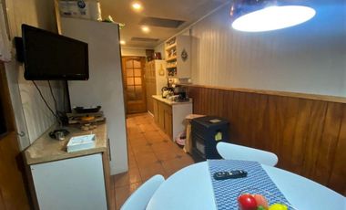 LOS FUNDADORES, AMPLIA CASA CON QUINCHO $175.000.000.