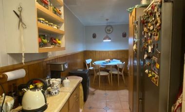 LOS FUNDADORES, AMPLIA CASA CON QUINCHO $175.000.000.
