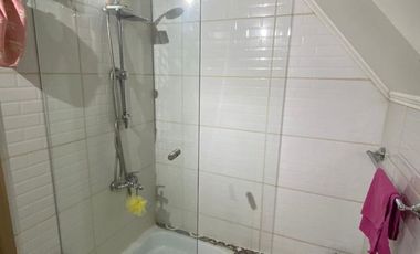 LOS FUNDADORES, AMPLIA CASA CON QUINCHO $175.000.000.