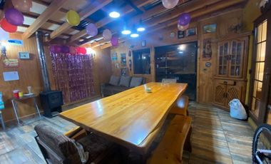 LOS FUNDADORES, AMPLIA CASA CON QUINCHO $175.000.000.