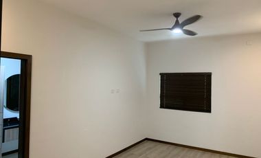 CASA EN VENTA EN FRACCIONAMIENTO PRIVADO EN VIÑEDOS