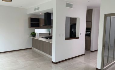 CASA EN VENTA EN FRACCIONAMIENTO PRIVADO EN VIÑEDOS
