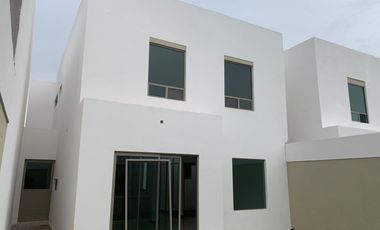 CASA EN VENTA EN FRACCIONAMIENTO PRIVADO EN VIÑEDOS