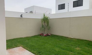 CASA EN VENTA EN FRACCIONAMIENTO PRIVADO EN VIÑEDOS