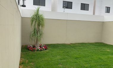 CASA EN VENTA EN FRACCIONAMIENTO PRIVADO EN VIÑEDOS