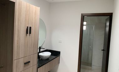 CASA EN VENTA EN FRACCIONAMIENTO PRIVADO EN VIÑEDOS