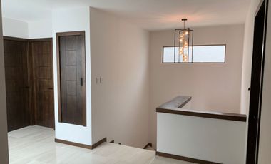 CASA EN VENTA EN FRACCIONAMIENTO PRIVADO EN VIÑEDOS