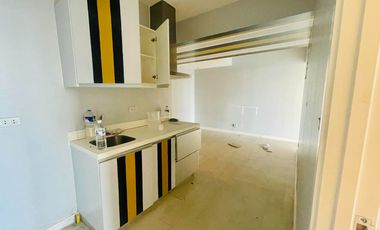 Penthouse unit for sale with parking included in AZURE URBAN RESORT RESIDENCES - MIAMI, KM 16 WEST SERVICE ROAD, BRGY. MARCELO GREEN, PARAÑAQUE