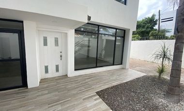 Casa en venta remodelada para oficina en ladrón de Guevara