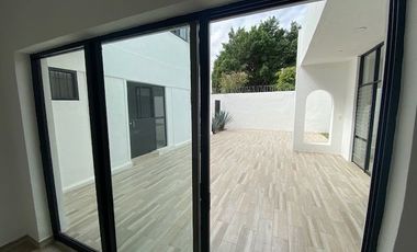Casa en venta remodelada para oficina en ladrón de Guevara