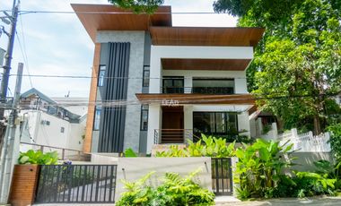 Brand New 6BR House and Lot for Sale in Ayala Heights Village