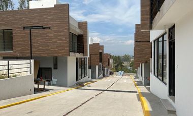VENTA CASA EN LAGO DE GUADALUPE 200 MTS VISTA PANORAMICA